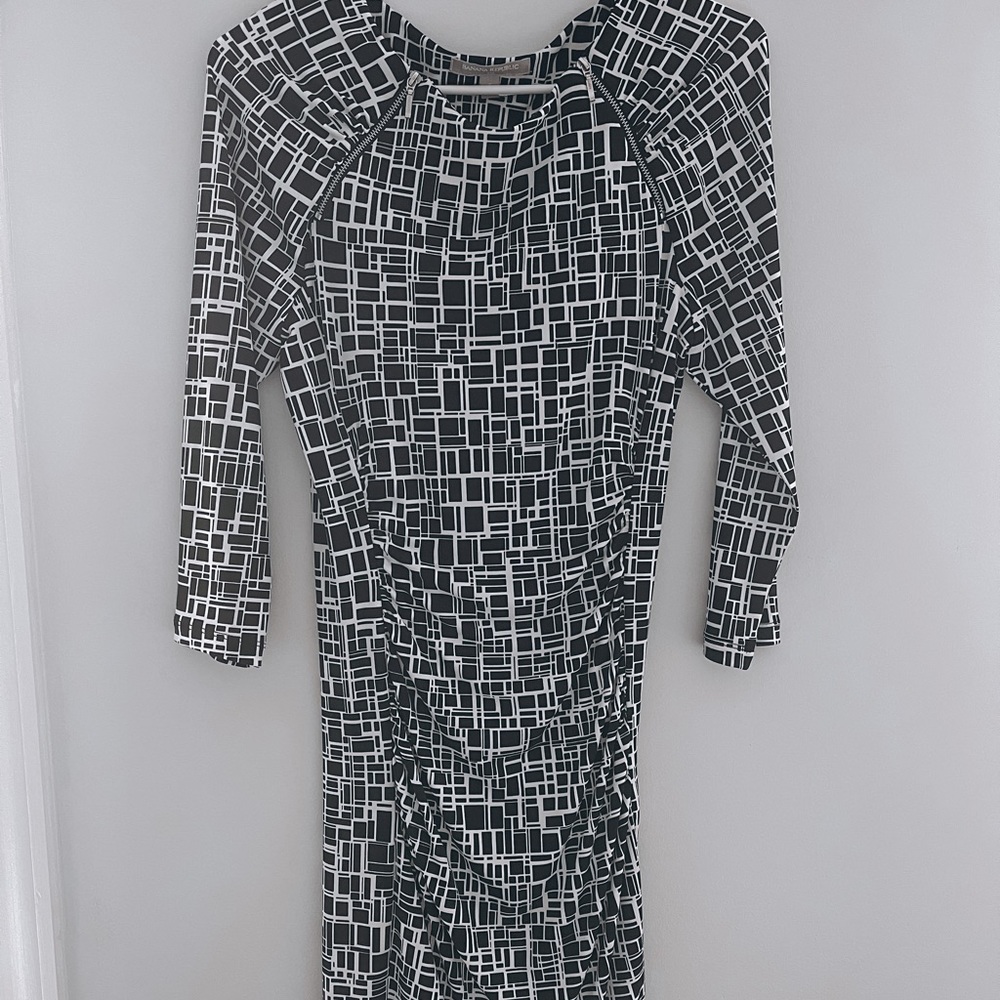 Women’s Banana Republic Business Casual Dress in Black and White